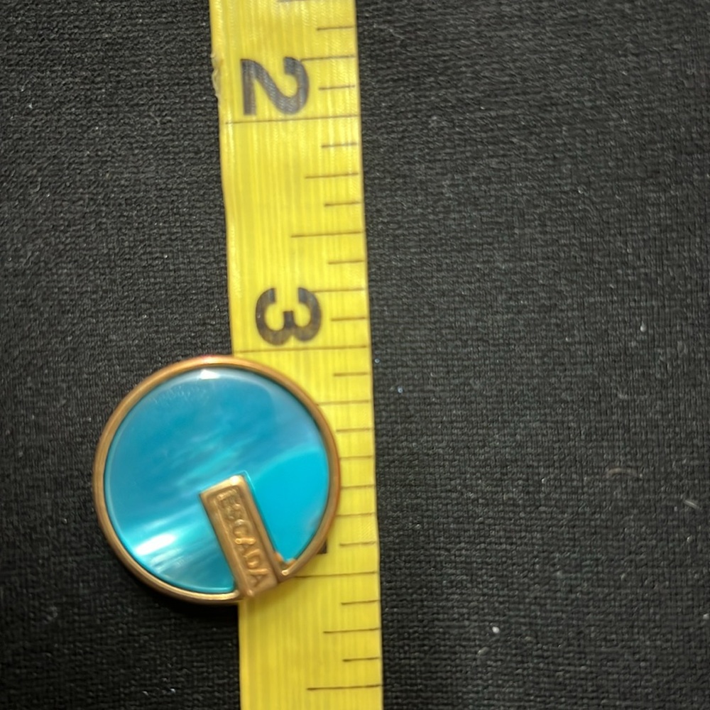 Escada Buttons - image 3